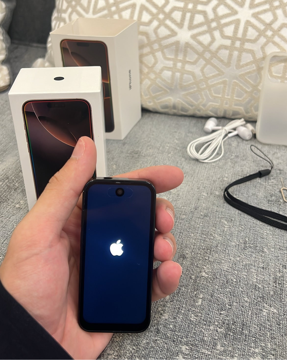 ايفون 17 ميني
